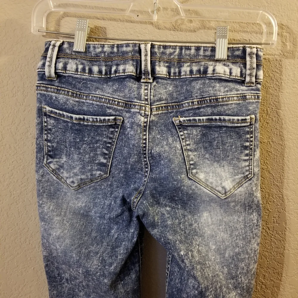 SO Girls Acid Wash Blue Jeans Whiskering Sanding on Legs Size 12